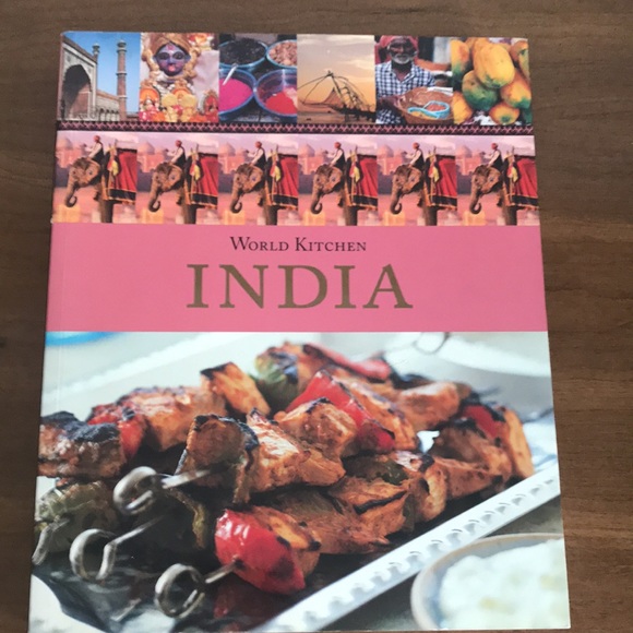 2 Cook books - Picture 6 of 8